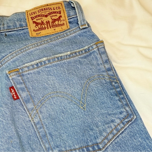 Levi’s 501 Women’s High Rise Distressed Straight Leg Jeans W24 L30 Button Fly - Picture 6 of 12